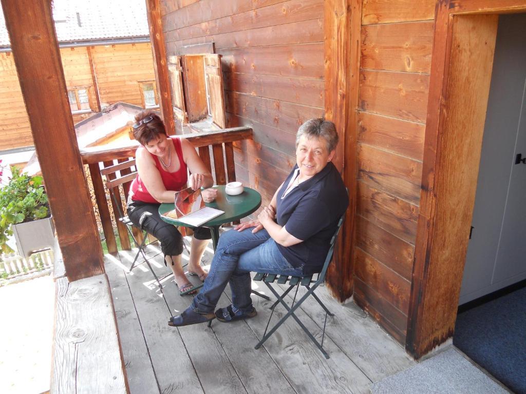 Cafe Pension Muntanella Casti-Wergenstein Exterior foto